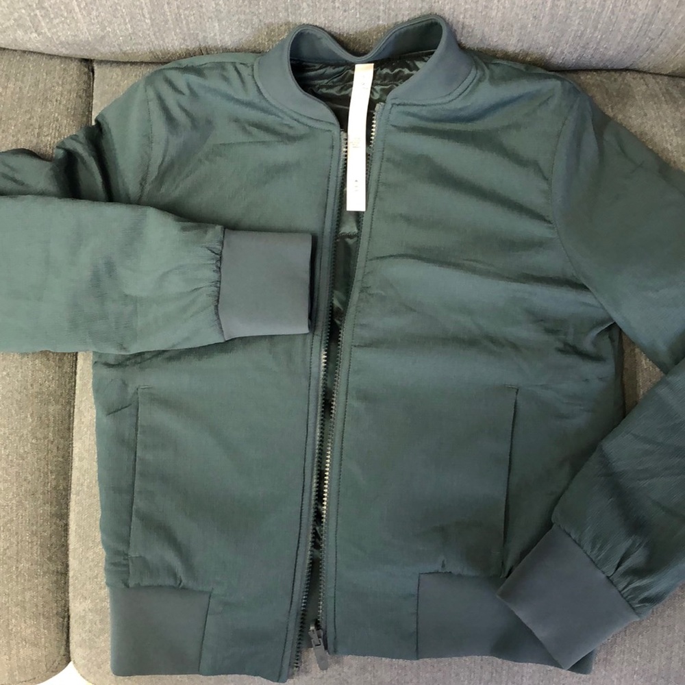 LULULEMON BOMBER JACKET ZIPPED